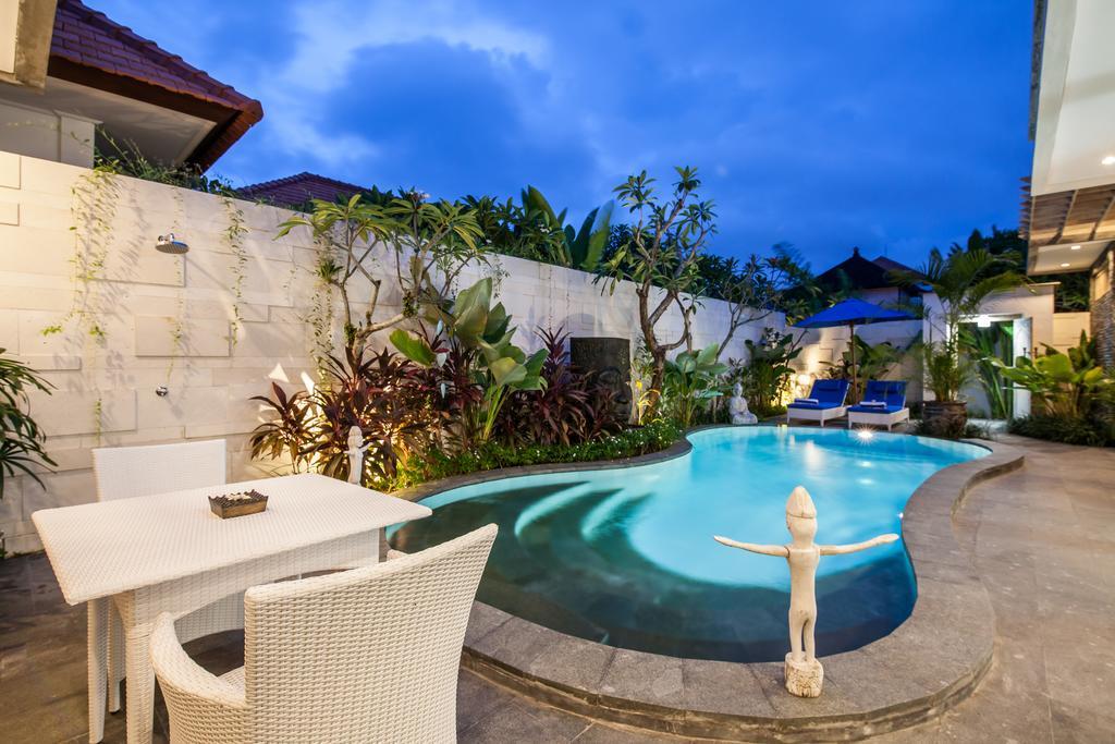 Ambermoon Villa 2 Seminyak  Luaran gambar